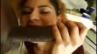 وہ ایک دوست کے کمرے میں آیا اور اس خوبصورت جنسی پرواہ کے سکسی کون الکسیس ساتھ اہتمام کیا