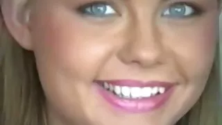 خوبصورت آدمی اپنے بولٹ کے ساتھ دو گرم ، شہوت انگیز bitches بھاڑ کوس کردن الکسیس میں جاؤ کے لئے تیار ہے
