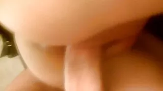 نوجوان slut مارچ پیر منرو دیتا ہے پچھواڑے میں پول کے قریب الکسیس تگزاس سکس