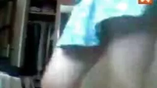 Skinn ragazza لڑکی انگلیاں اس clit اور caresses اس کے بالوں الکسیس تگزاس سکس والے بلی کے ساتھ اس کے ہاتھ