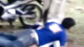 چھت پر ، آدمی نے تمام سوراخ میں پتلی روسی بھاڑ فیلم سیکس الکسیس میں جاؤ