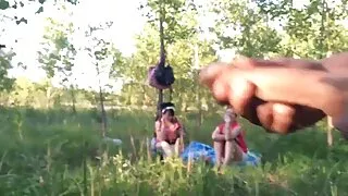 خاتون خانہ سکس الکسیس تگزاس نے ایک ویشیا کی تصویر پر کوشش کی اور اس کے گدا کو فرش پر دیا